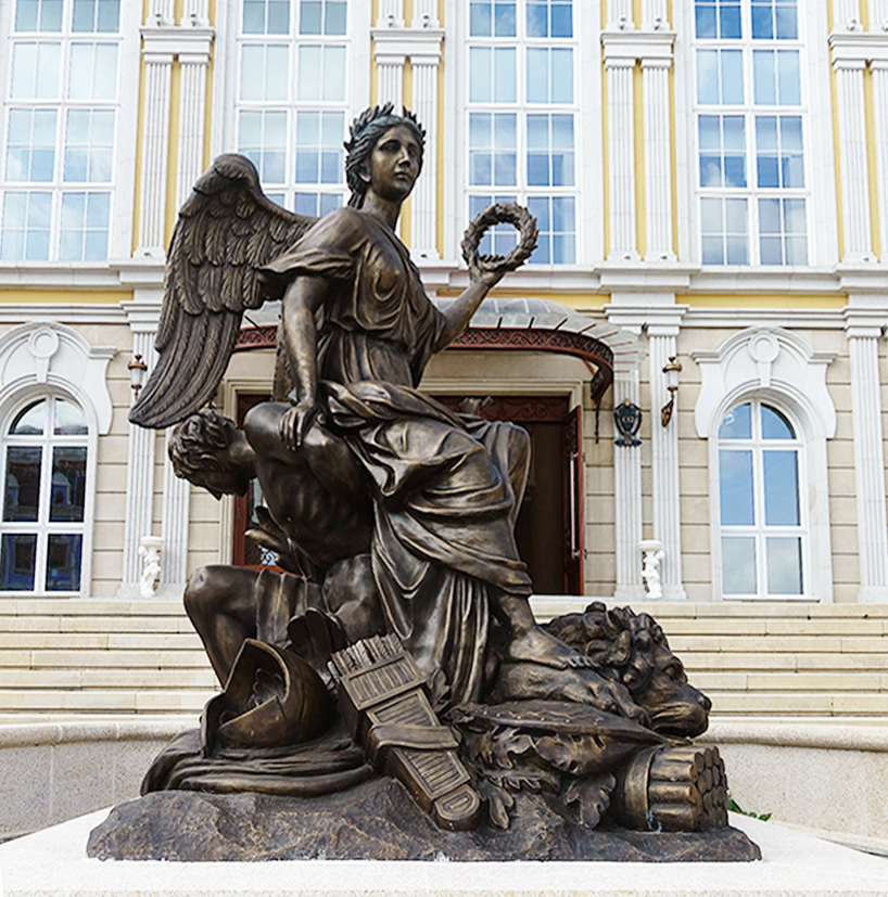 <h4>华为贵安云上屯数据中心景观雕塑</h4><p>华为贵安云上屯数据中心景观雕塑</p>