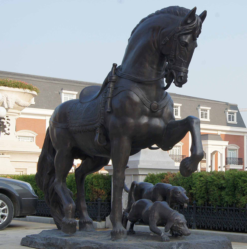 江阴海澜集团总部雕塑