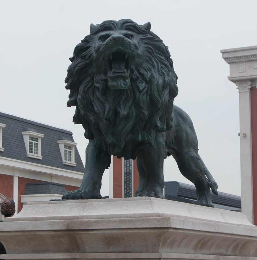 <h4>海澜集团总部雕塑</h4><p>海澜集团总部雕塑</p>